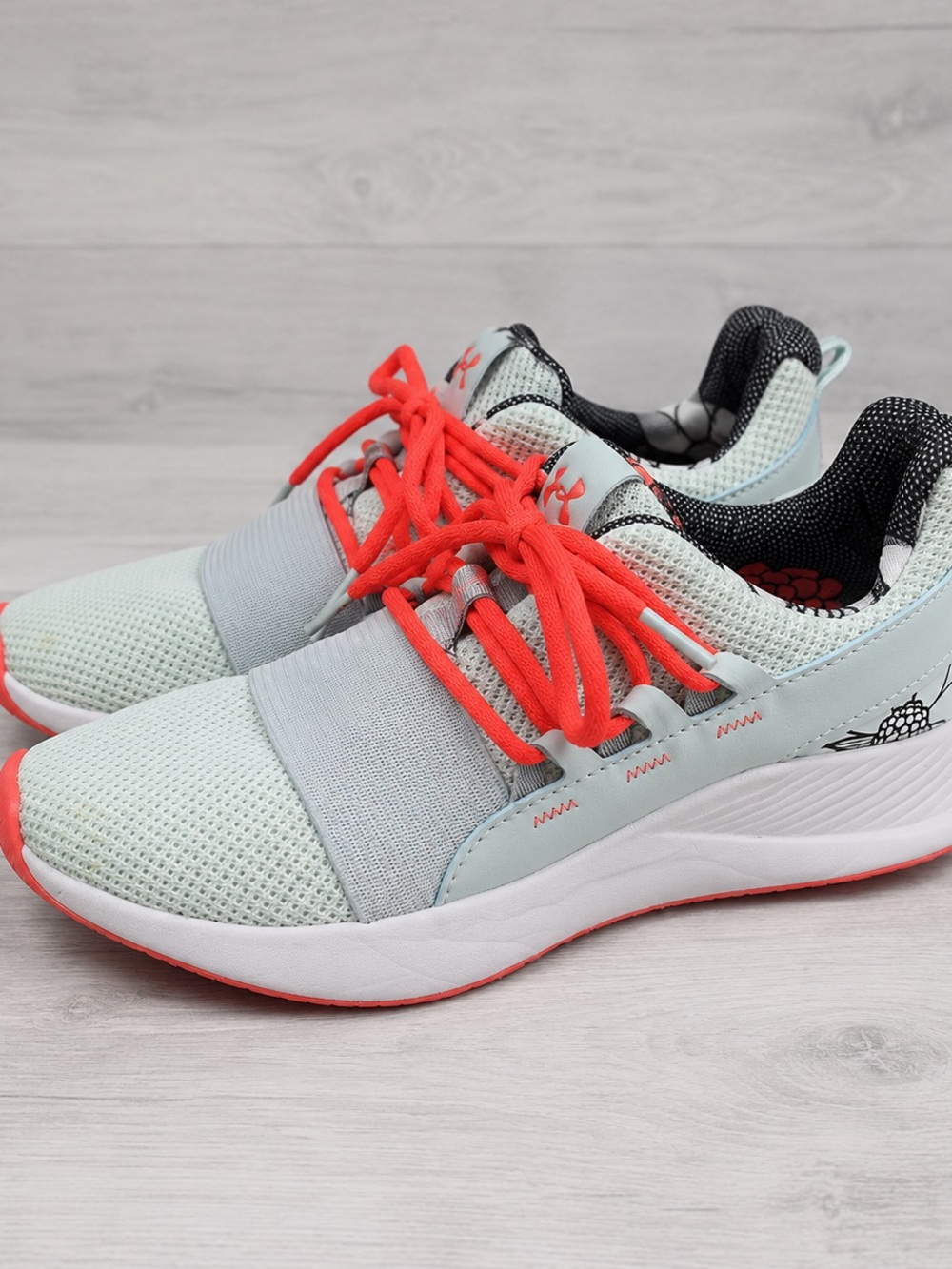 Under Armour Charged Women's 8.5 Mint Green Athletic Sneakers with Coral Laces